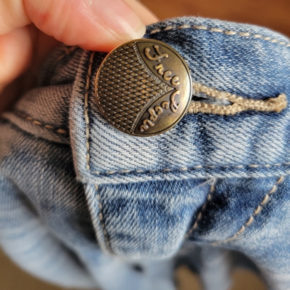 Womens Free people jeans with painted pocket medium wash - Picture 8 of 9